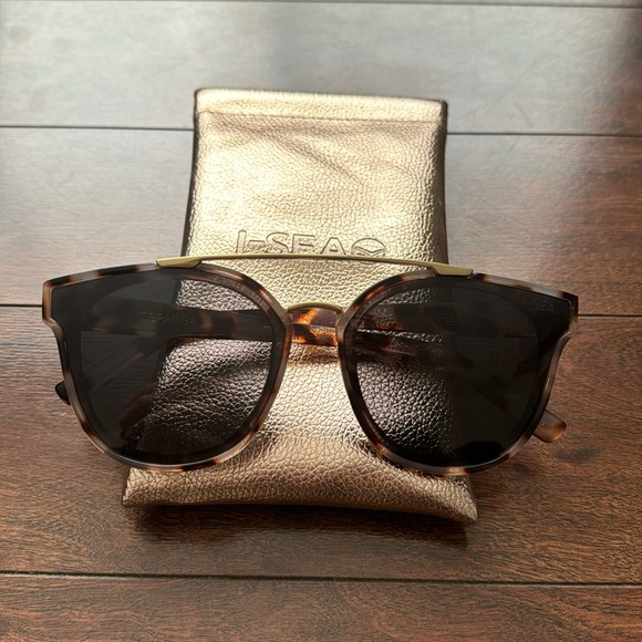 I-Sea Topanga Sunglasses - Snow Tort / Smoke Polarized - Picture 2 of 5